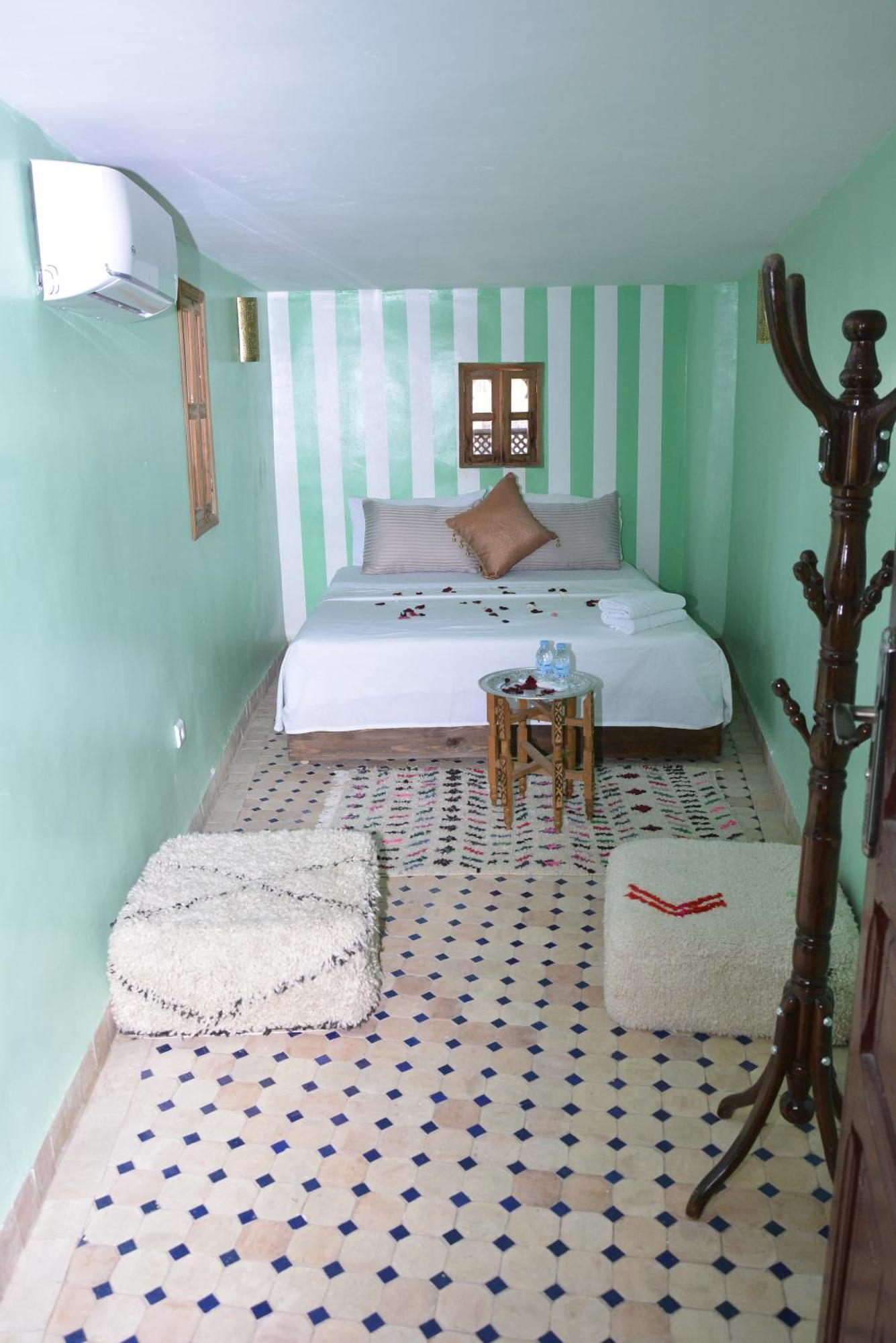 Riad Fes Colors & Spa - Family Lodging Exterior photo
